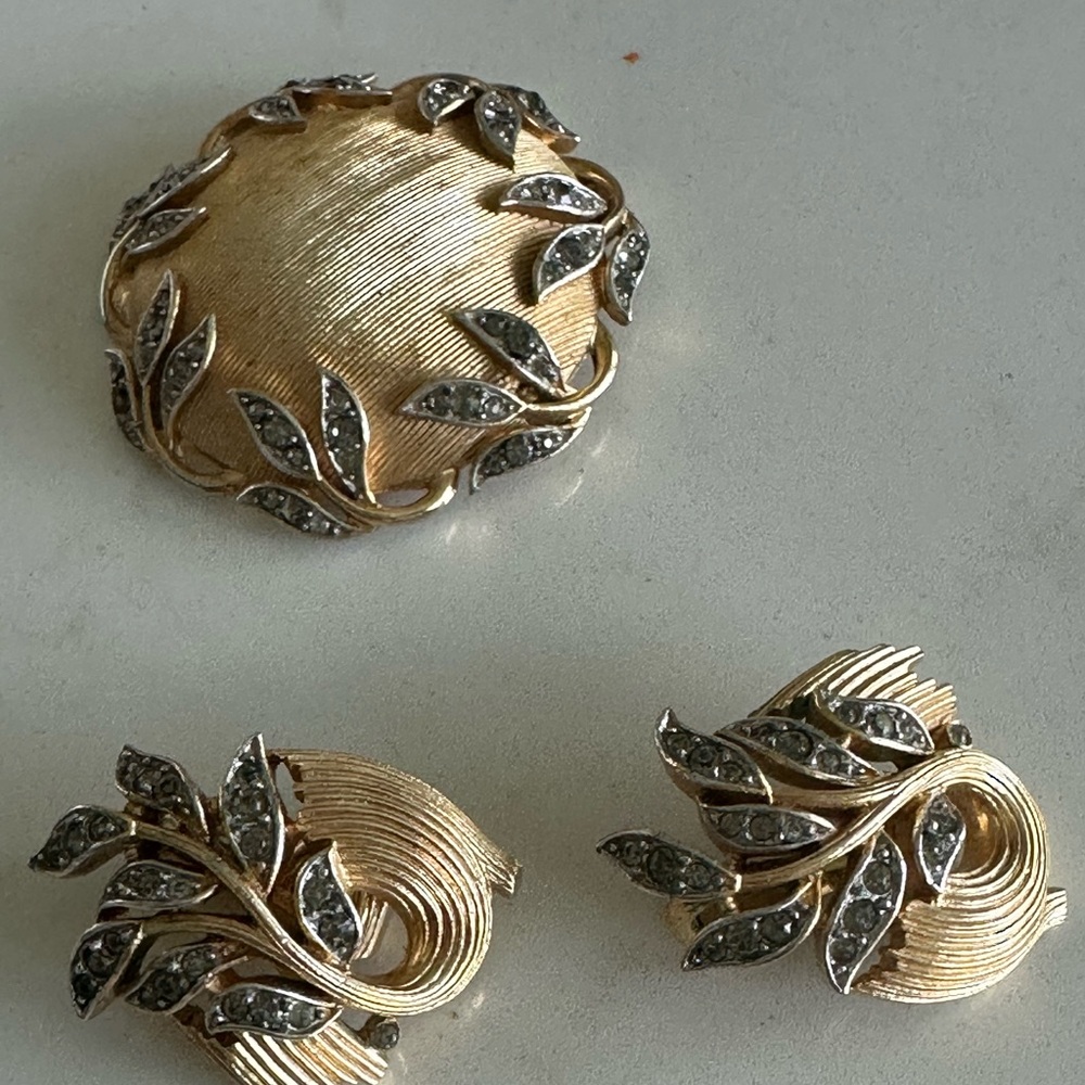 Elegant Gold and Silver Leaf Jewelry Set
